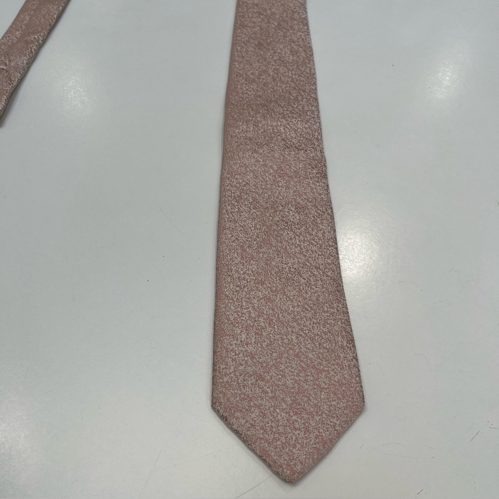 LARIO pink/coral men’s tie. 100% SILK. HAND MADE In ITALY.